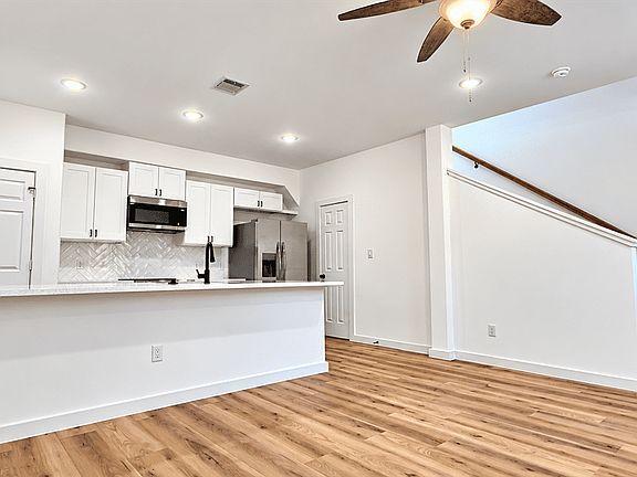 4th image of 1052 N Ln #A