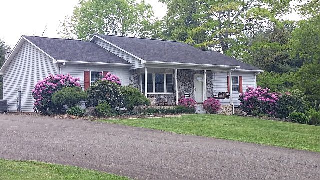 1st image of 315 Forest Ln
