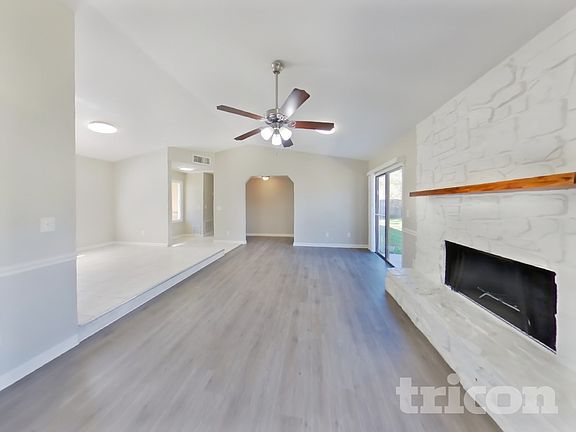 3rd image of 3721 Foxcroft Rd