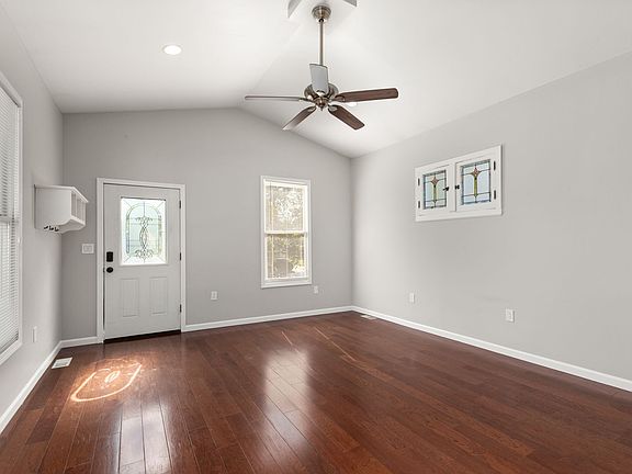 2nd image of 6201 Hancock Ave