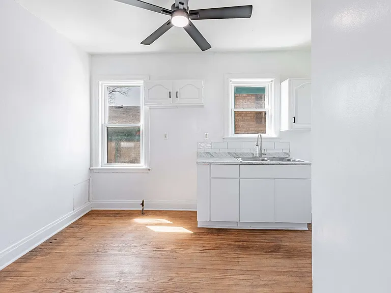 7614 W 63rd Pl — Photo 8