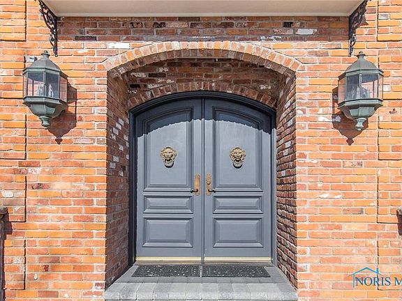 2nd image of 25958 Edinborough Cir