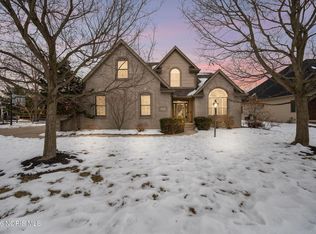 6052 Windy Ridge Ln, Sylvania, OH 43560