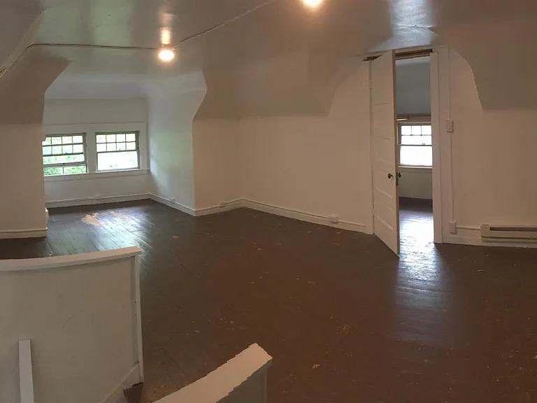 2280 Grandview Ave — Photo 9