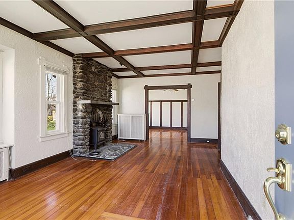 2nd image of 68 Old Fort Rd