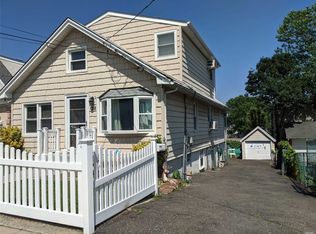 28 Harrison Ave, Franklin Square, NY 11010