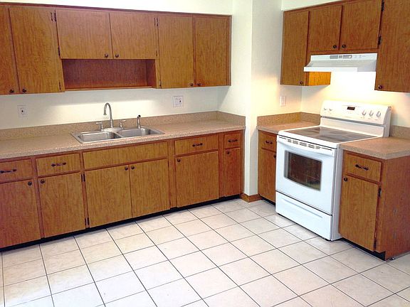 Spacious Kitchen, Good Flow