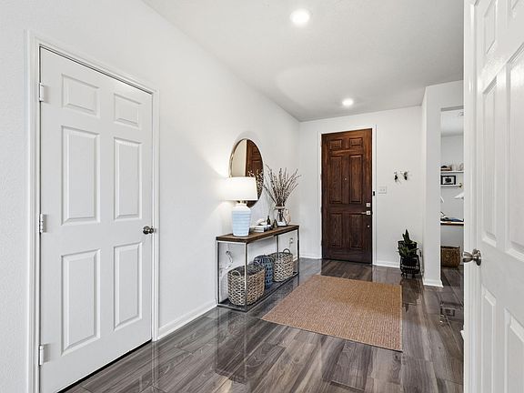 5th image of 5127 Avondale Rise St