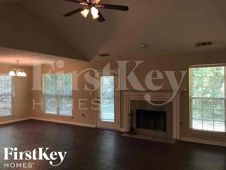 4172 Evian Way — Photo 2