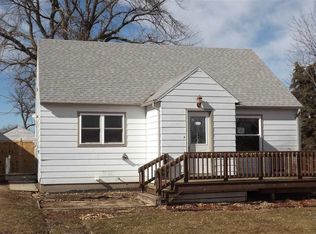 321 Center Ave, Garretson, SD 57030