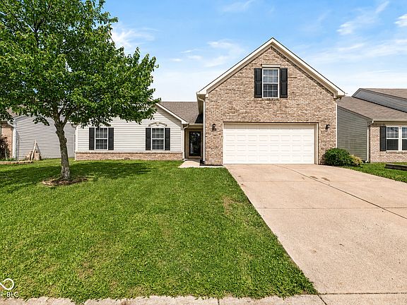 2nd image of 2747 Foxbriar Pl
