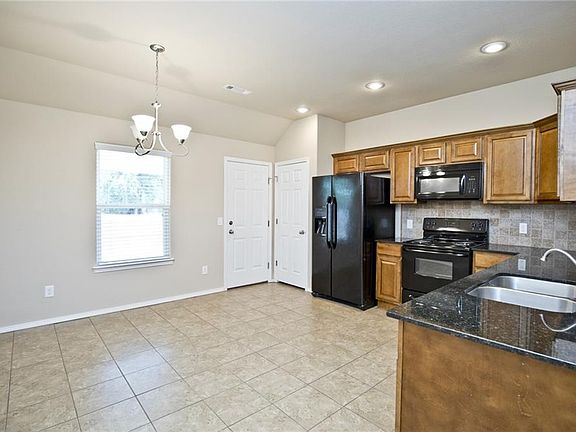3rd image of 4200 SW Fieldstone Blvd