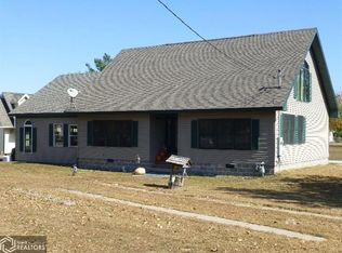 602 6th, Oquawka, IL 61469