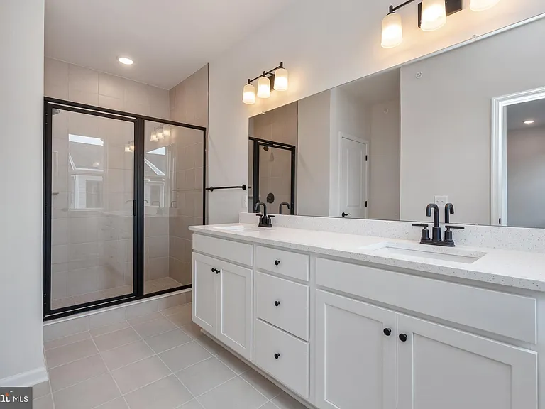 1210 Parker Blvd — Photo 31