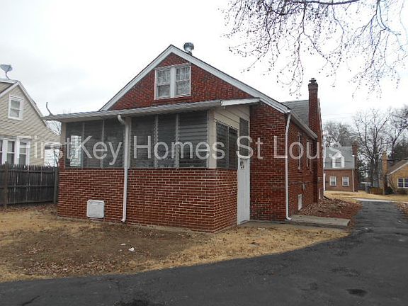 3rd image of 47 N Harvey Ave