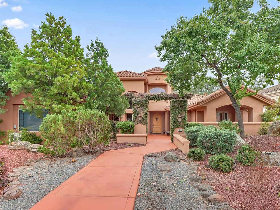 1st image of 15418 De La Cruz Dr