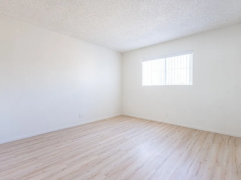 Harmony Court Apartments — Photo 25