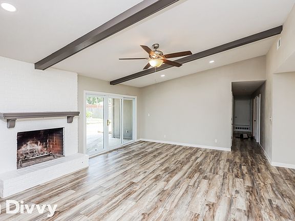 4th image of 2310 Greenmeadow Dr