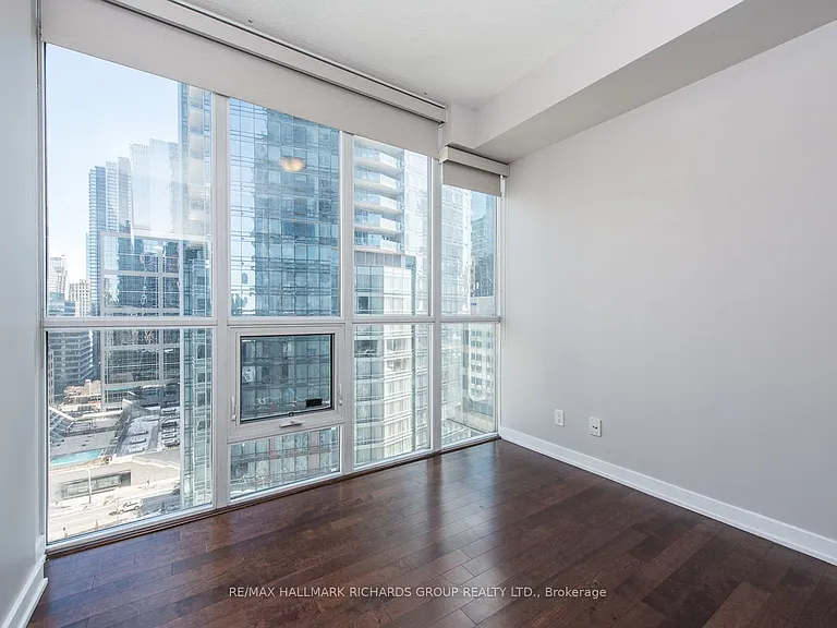 126 Simcoe St #1507 — Photo 9