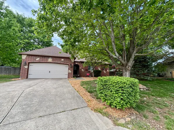 607 E Falls Circle, Ozark, MO 65721