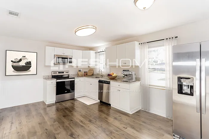 1624 Dolphin Dr — Photo 3