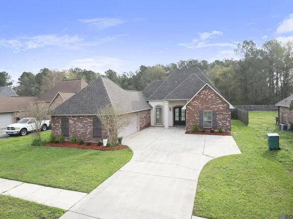 34122 Spring Lake Dr, Walker, LA 70785
