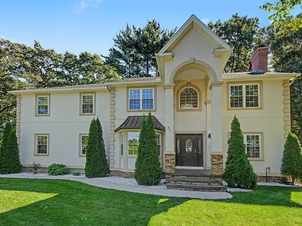657 Silver St, Agawam, MA 01001