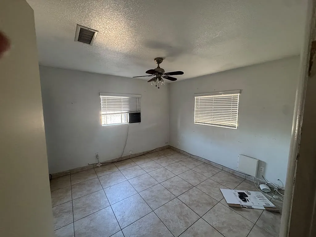 3 bed, 1.5 bath, 1150 sqft, $2,200 — Photo 3