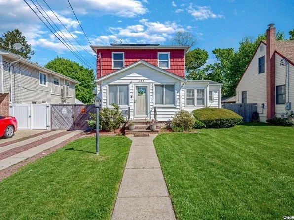 125 Garden Street, Copiague, NY 11726