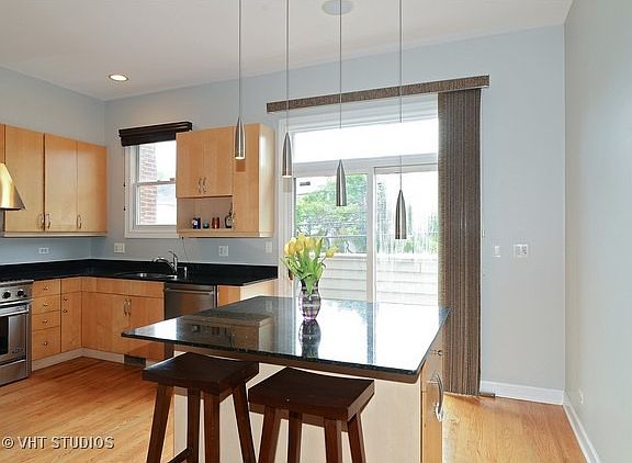 5th image of 1725 W Belmont Ave #F