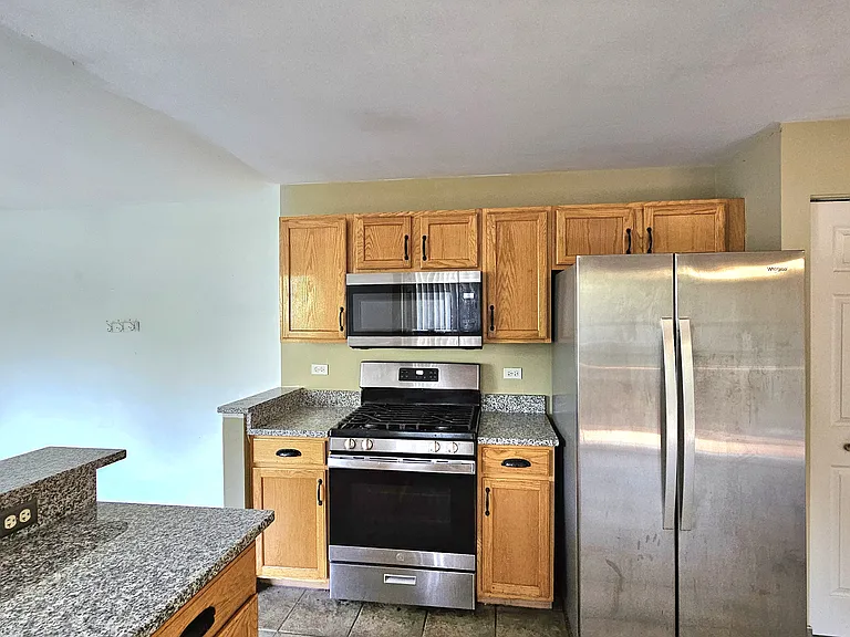 1421 Meadowsedge Ln — Photo 3