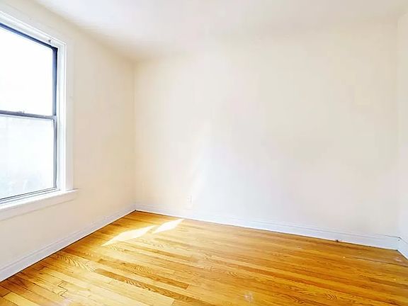 5th image of 201 E 30th St APT 32