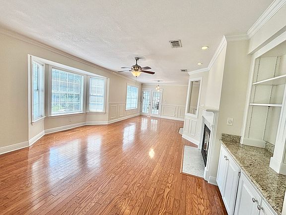 3rd image of 10017 Foxrun Rd