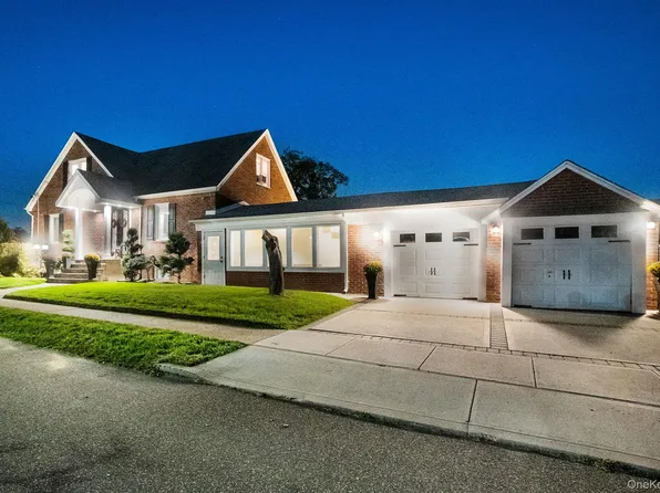 122 Hoffman Street, Valley Stream, NY 11580