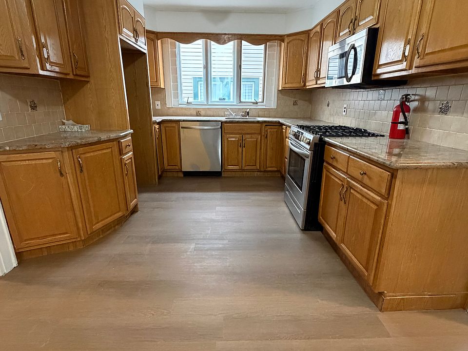 1st image of 116 N 1st St Floor 1