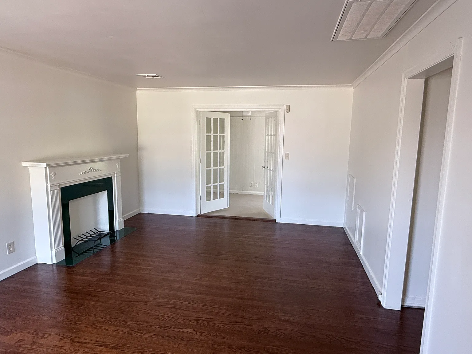 3 bed, 1072 sqft, $1,100 — Photo 3