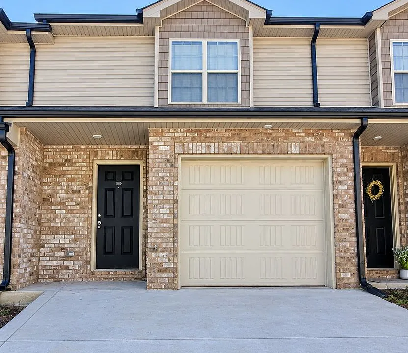 135 Country Ln #103