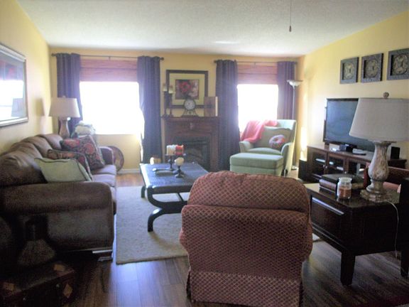 3rd image of 4425 Arlington Park Dr #100