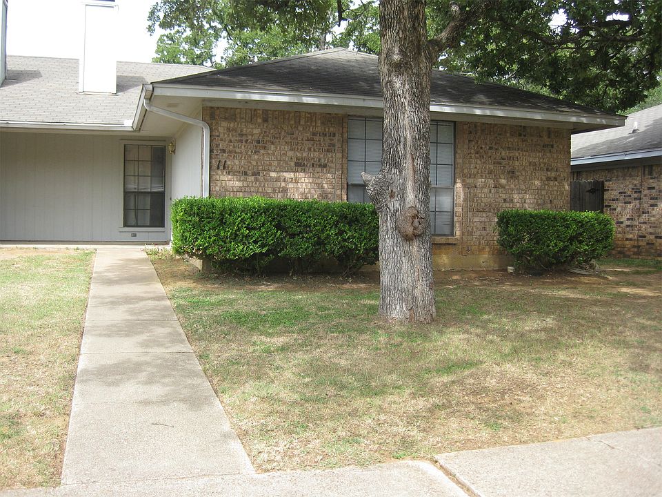 1st image of 11 Shady Valley Ct