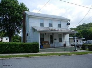 15 W 8th St, Everett, PA 15537