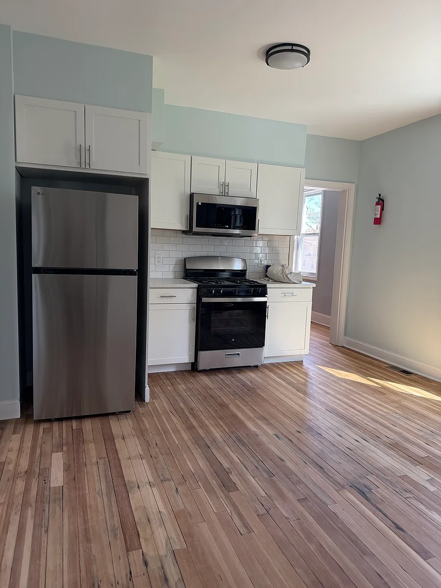 Building Photo - 333 Ridgefield Ave #1