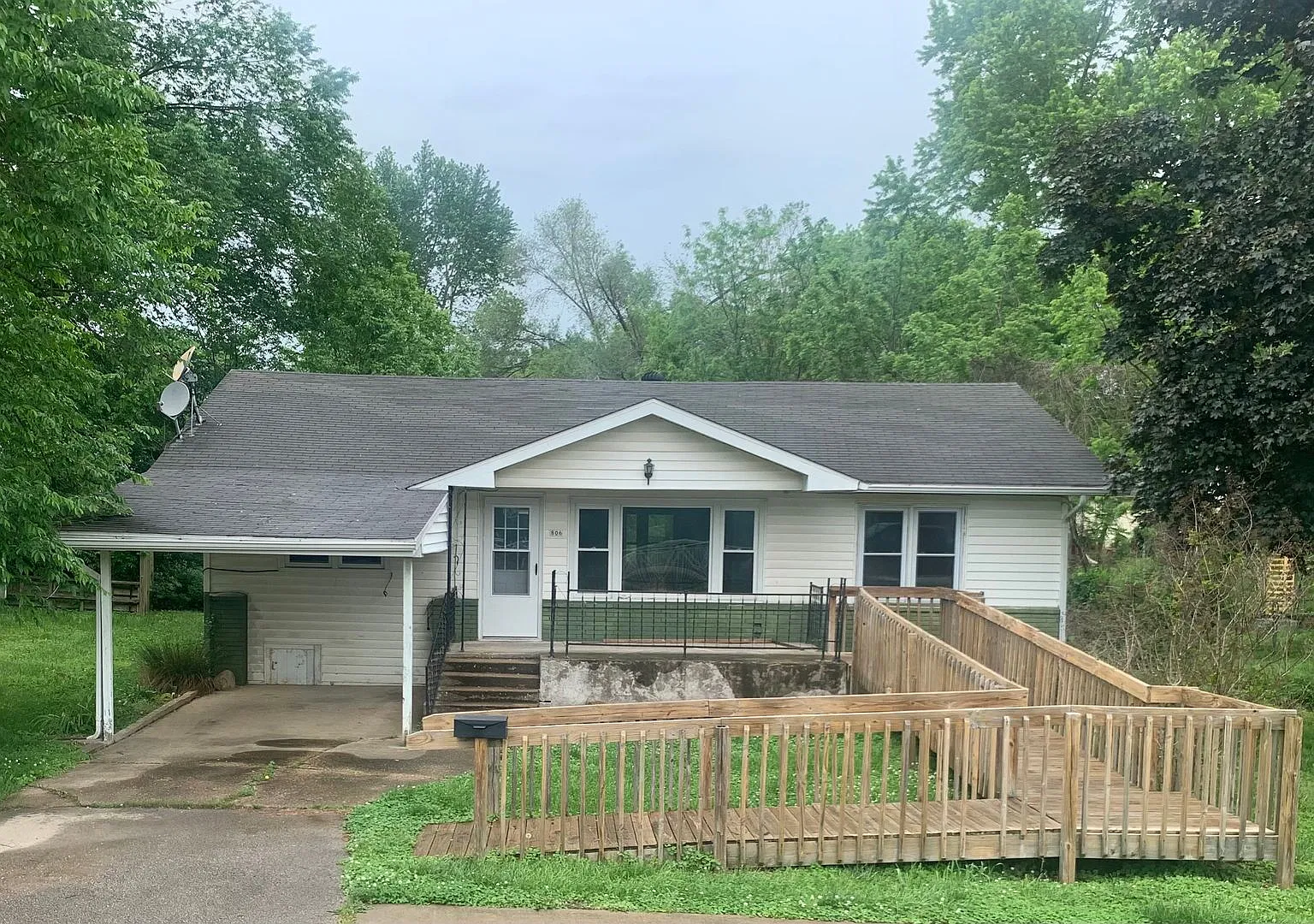 7586-SF-E4 — Photo 1