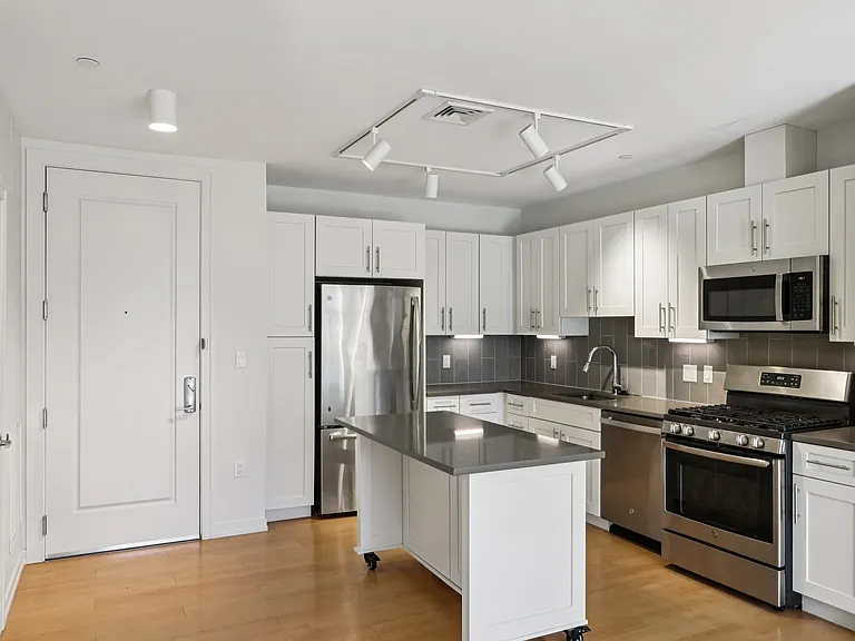 Park77 Apartments — Photo 33