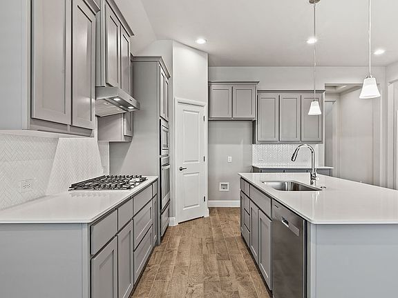 4th image of 701 Bushman Dr