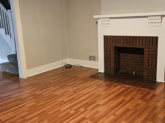 2nd image of 1009 Pittsburgh St #109