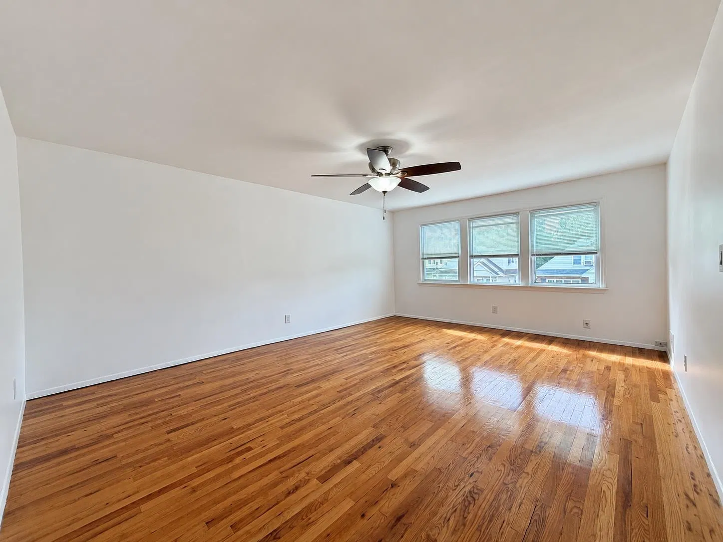 2 bed, 1.0 bath, 1400 sqft, $2,500 — Photo 2