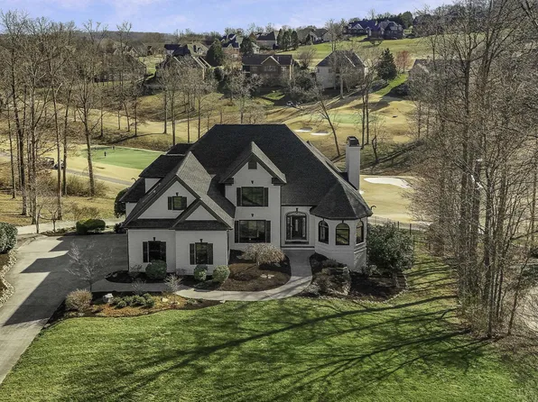 120 Wedgewood Dr, Lenoir City, TN 37772
