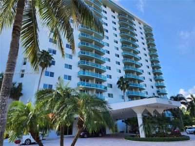 19380 Collins Ave APT 205, Sunny Isles Beach, FL, 33160