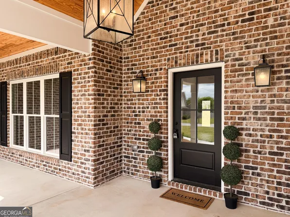 3 Honeysuckle Dr, Claxton, GA 30417