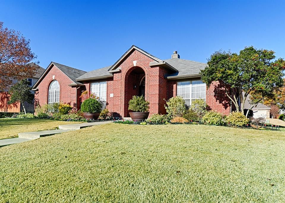 1st image of 513 Vasey Oak Dr